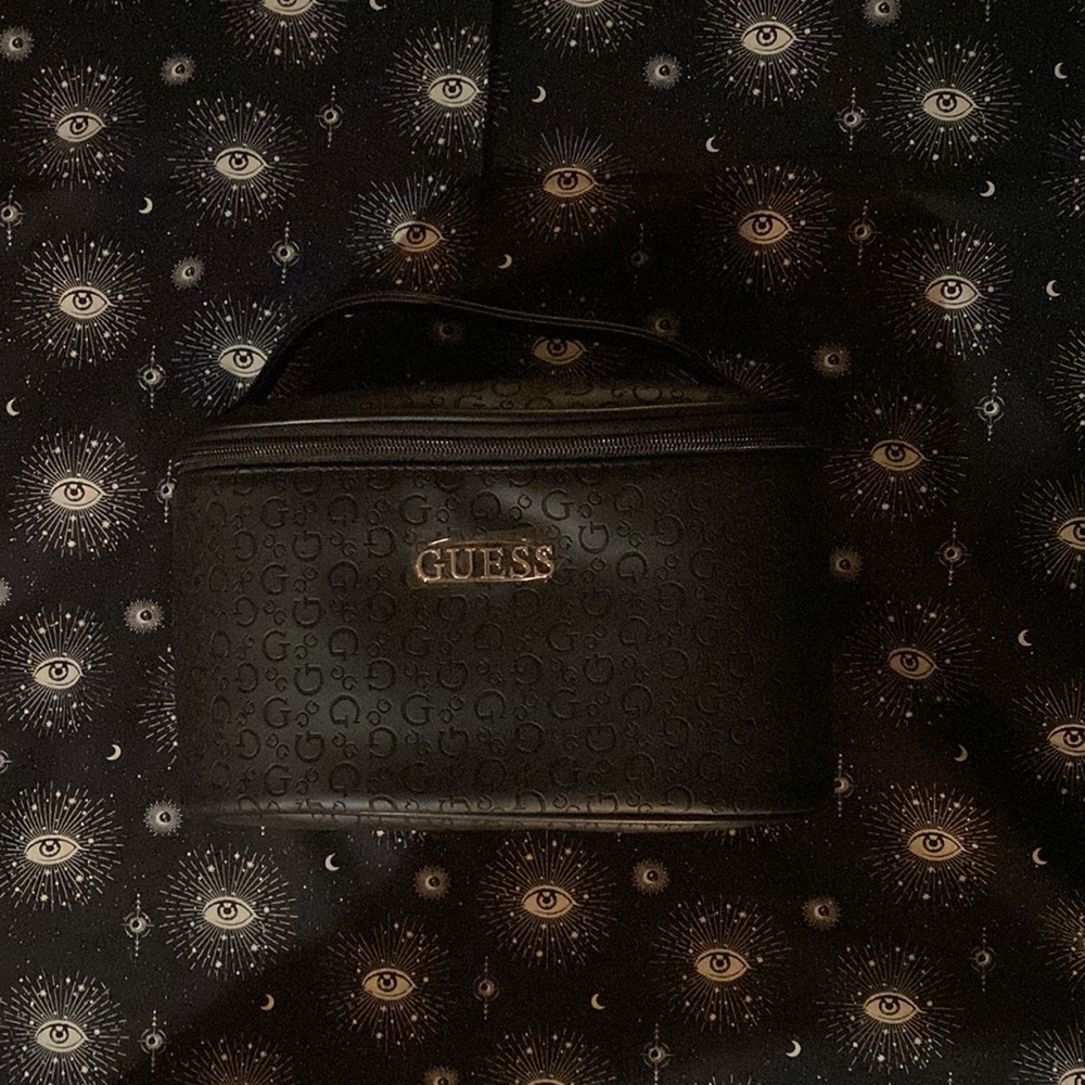 Guess Travel Bag - Picture 2 of 10